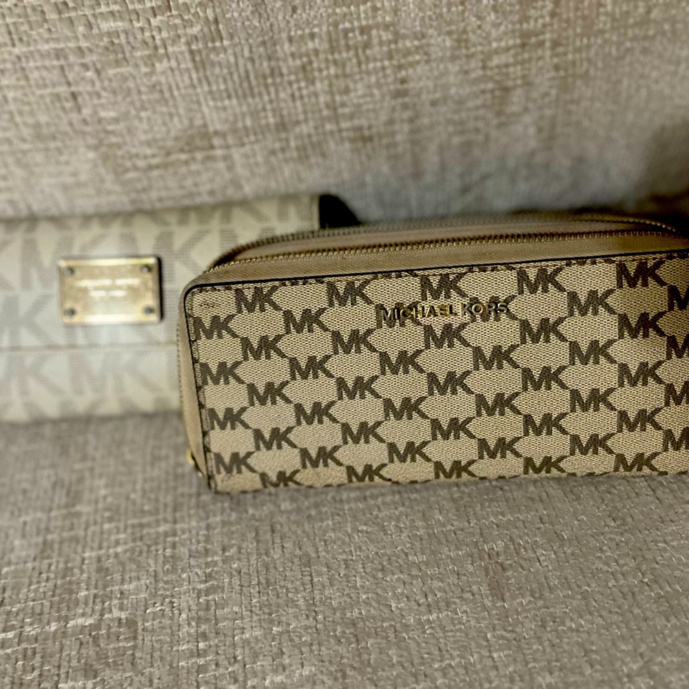 Michael Kors wallets 25$ each sold separately